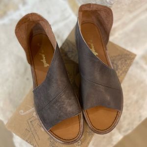 FREE PEOPLE SANDALS